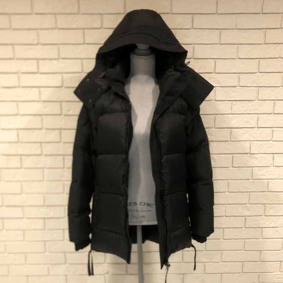 Canada Goose - Picture 1 of 9